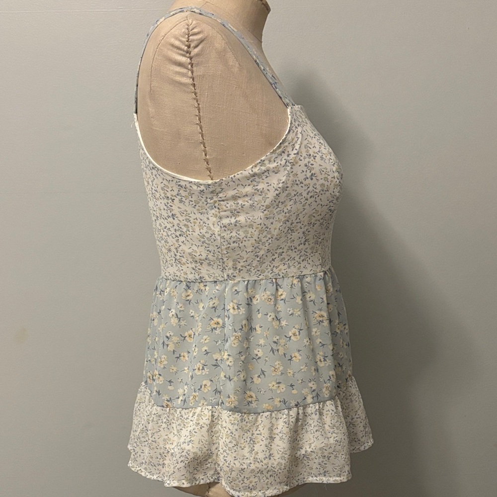 Paper Crane Blue and Cream Floral Blouse - XS - Picture 5 of 7